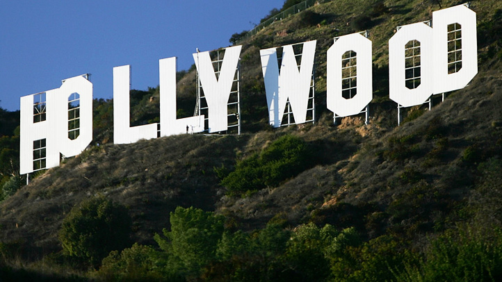 56177540DM012_Hollywood_Sig
