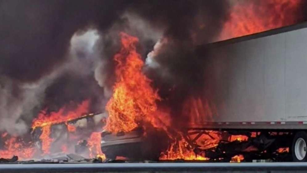 Https Www Nbcmiami Com News National International Late Night Megan Mullally Punk Vaudeville 2069607 Https Media Nbcmiami Com 2019 09 Screen Shot 2019 01 31 At 4 43 50 Am Png Fit 992 2c553 Late Night Megan Mullally Is Punk Vaudeville