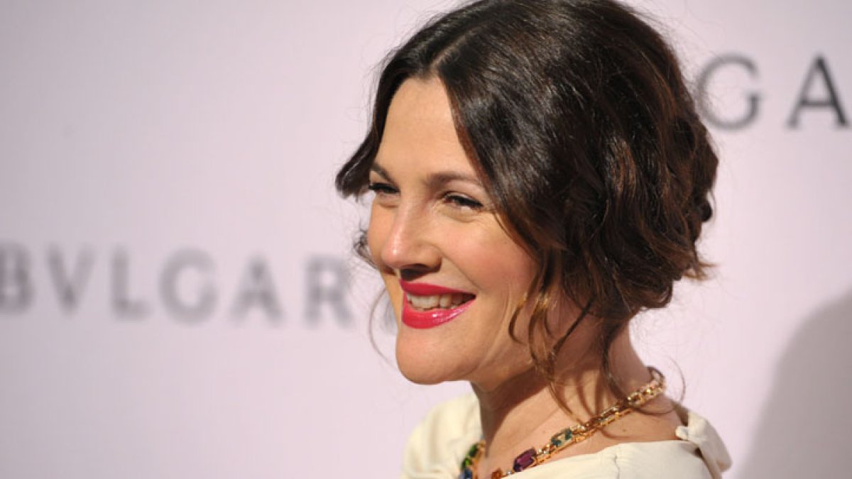 Drew Barrymore to Host GLAAD Awards