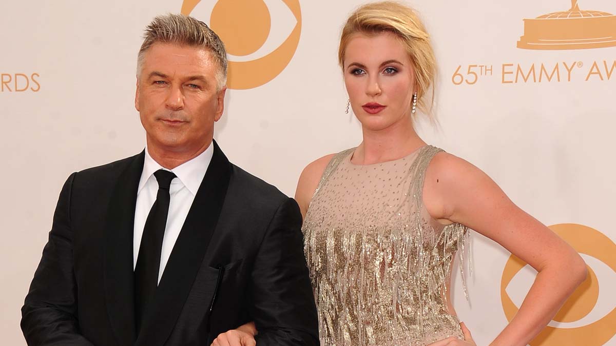 Ireland Baldwin Calls Out People Who Are ‘Alarmingly Obsessed’ With Dad Alec Baldwin Ireland Baldwin Calls Out People Who Are ‘Alarmingly Obsessed’ With Dad Alec Baldwin