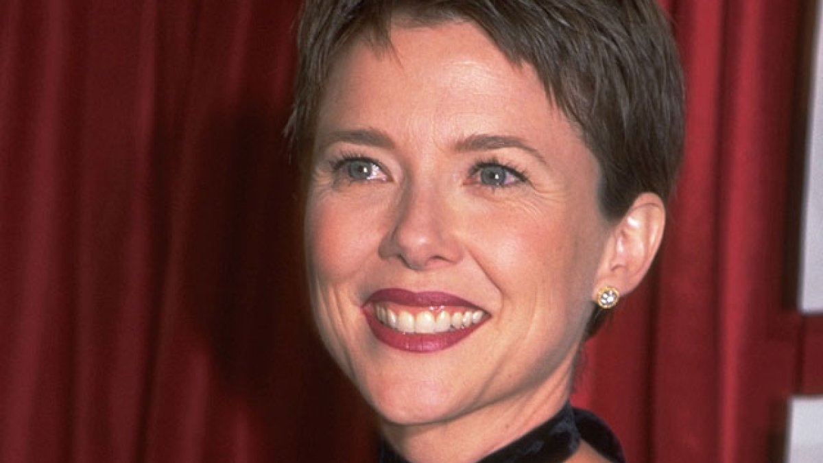 Annette Bening named Harvard's Hasty Pudding Girl of the Year Annette Bening named Harvard's Hasty Pudding Girl of the Year