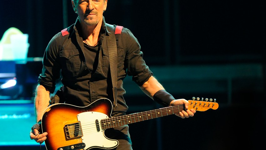 Bruce-Springsteen-Mohegan-Sun-Arena-18