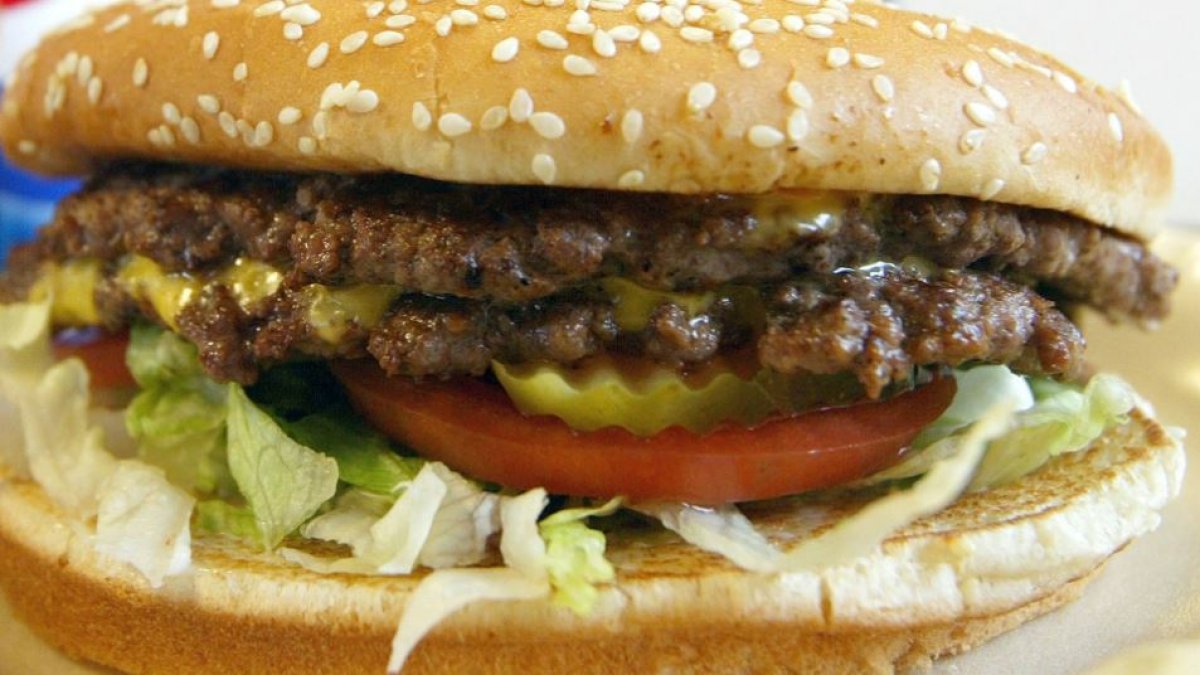 Celebrate National Cheeseburger Day with 13 bunderful offers