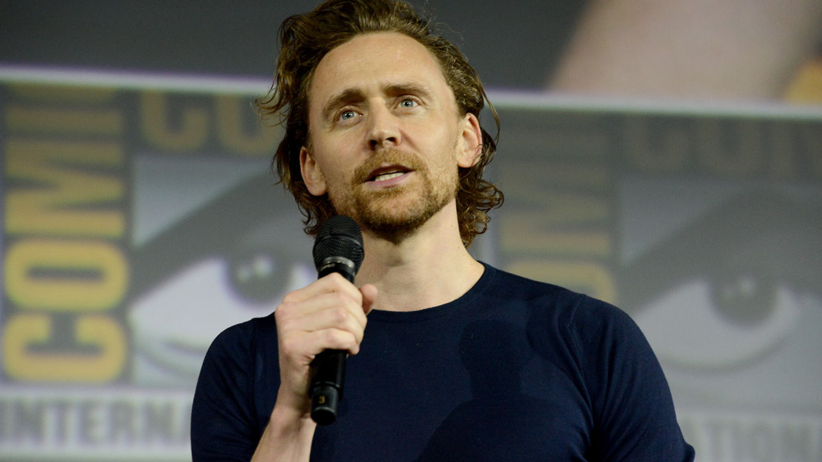 Tom Hiddleston Shares His Thoughts on Loki Coming Out as Bisexual