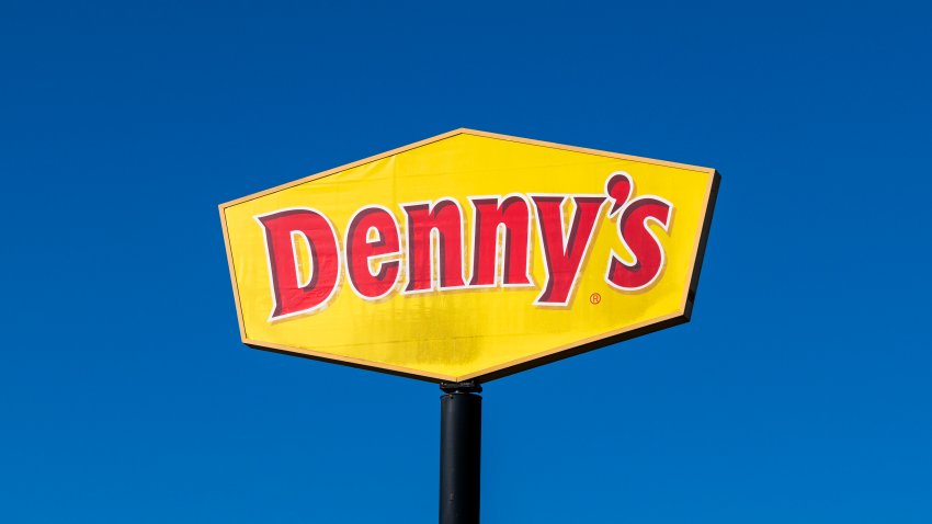 Denny's restaurant sign