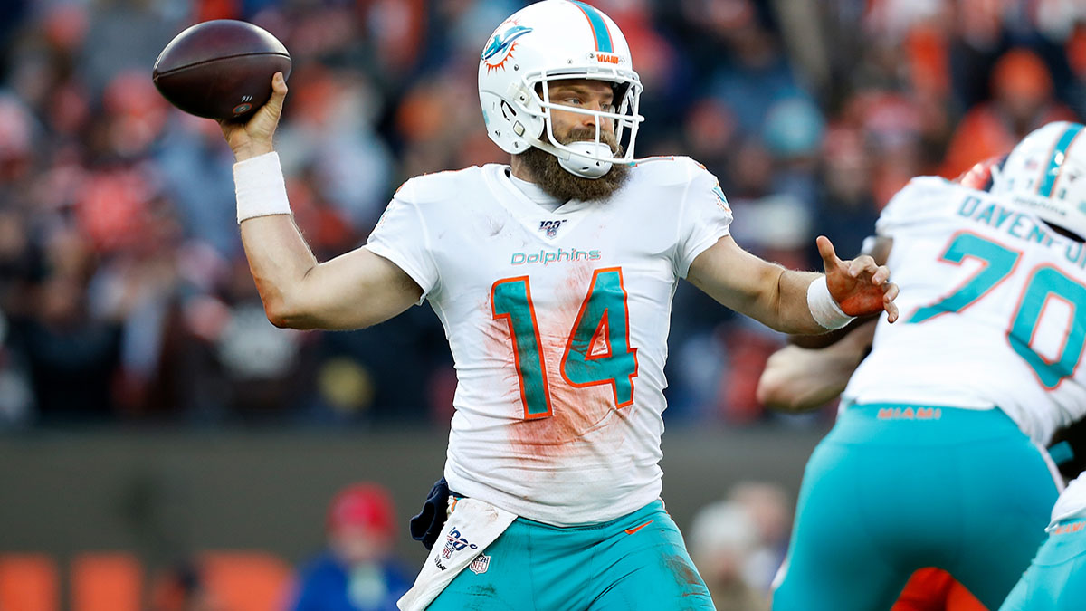 Bag of tricks helps Dolphins rally past Eagles 37-31