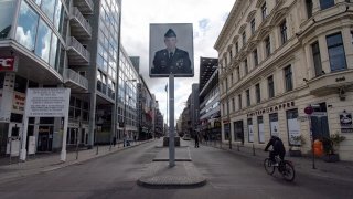 The oversized photo of US soldier Jeffrey Harper