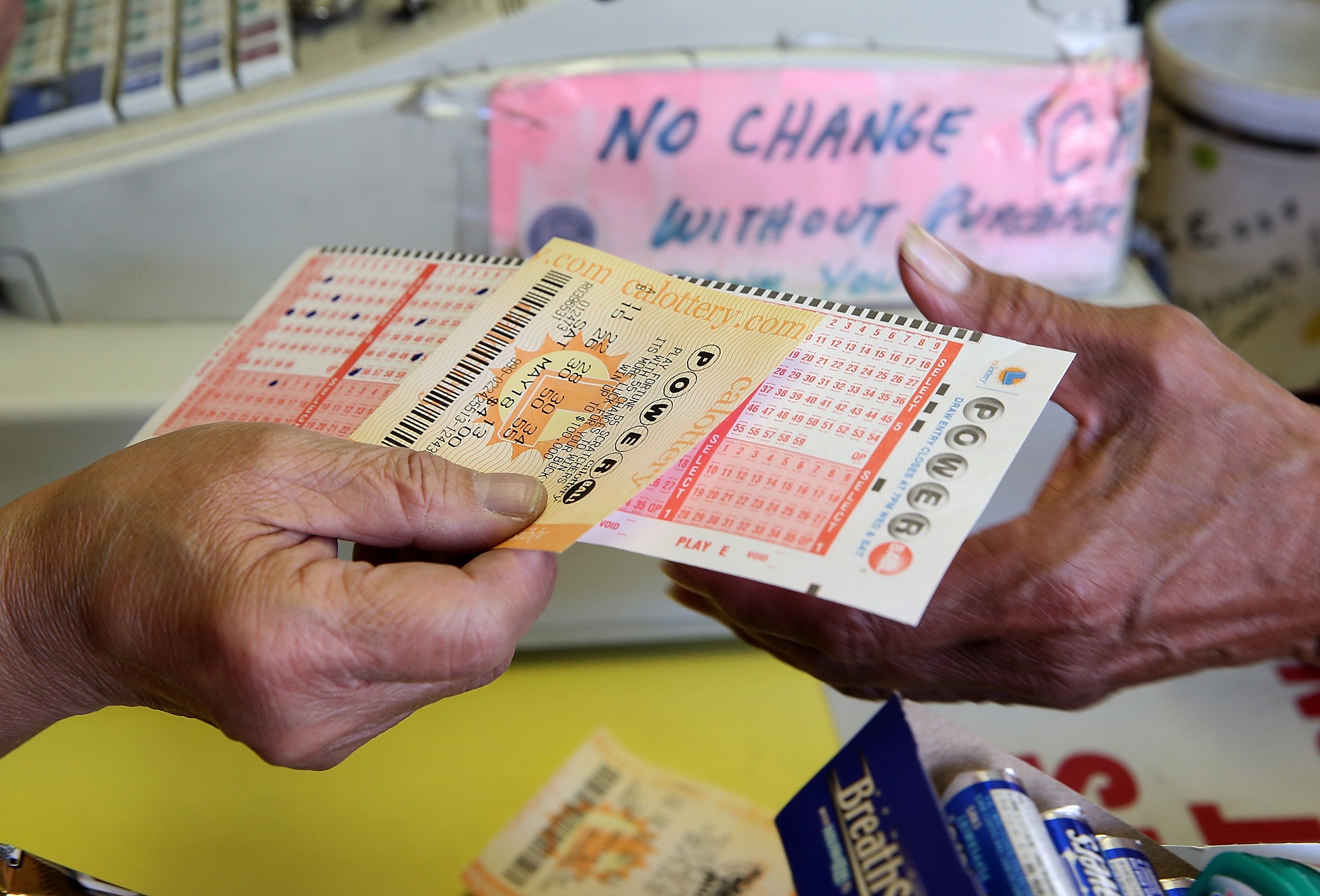 Powerball jackpot climbs to $856 million after no winner Wednesday