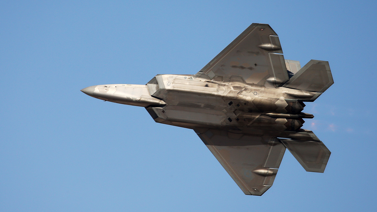 F-22 on Training Mission Crashes Near Florida’s Eglin Air Force Base ...