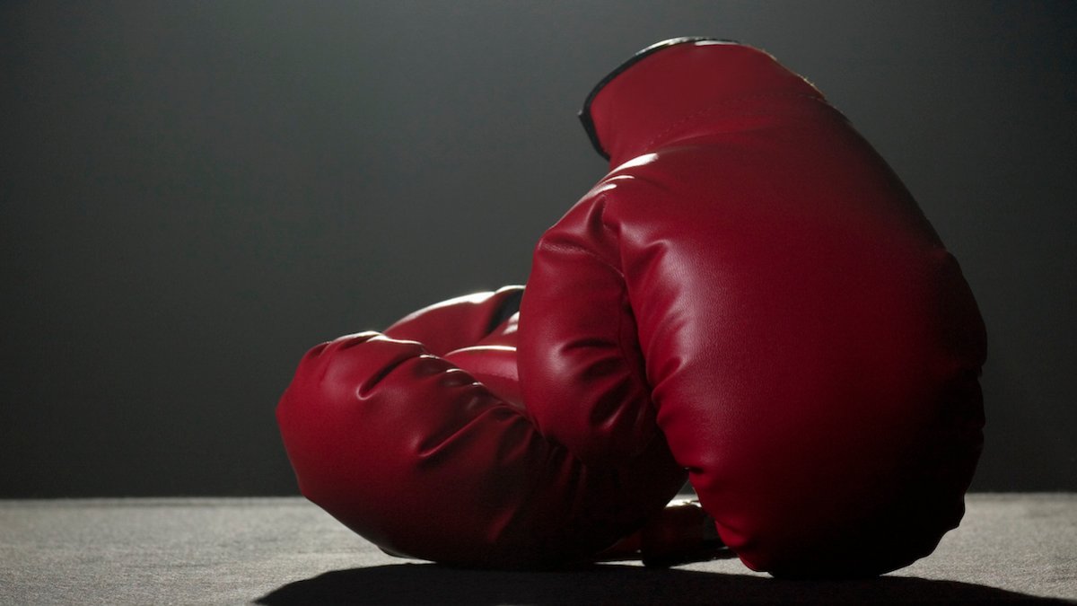 Mother Shows Up to Daughter's School Wearing Boxing Glove, Fights Student: Police