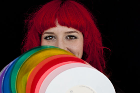 Lolo with Vinyl R