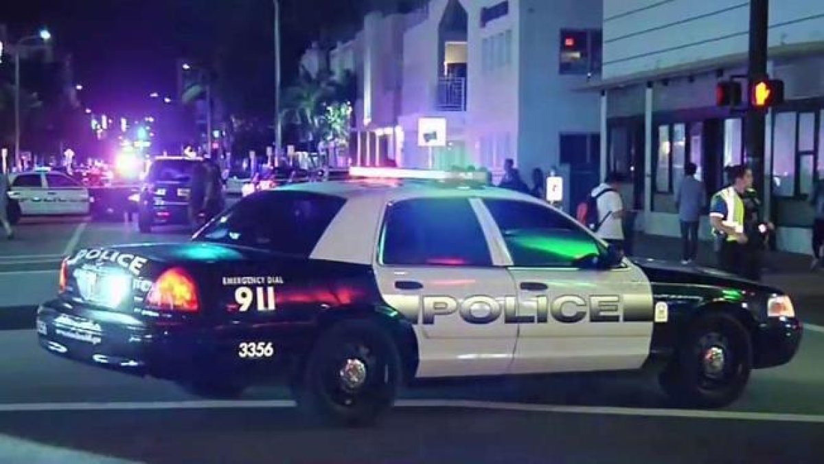 Search for Suspects After Man Shot Inside Miami Beach Restaurant – NBC ...