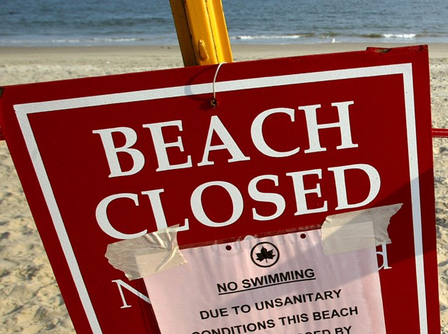 2407880MT004_beach