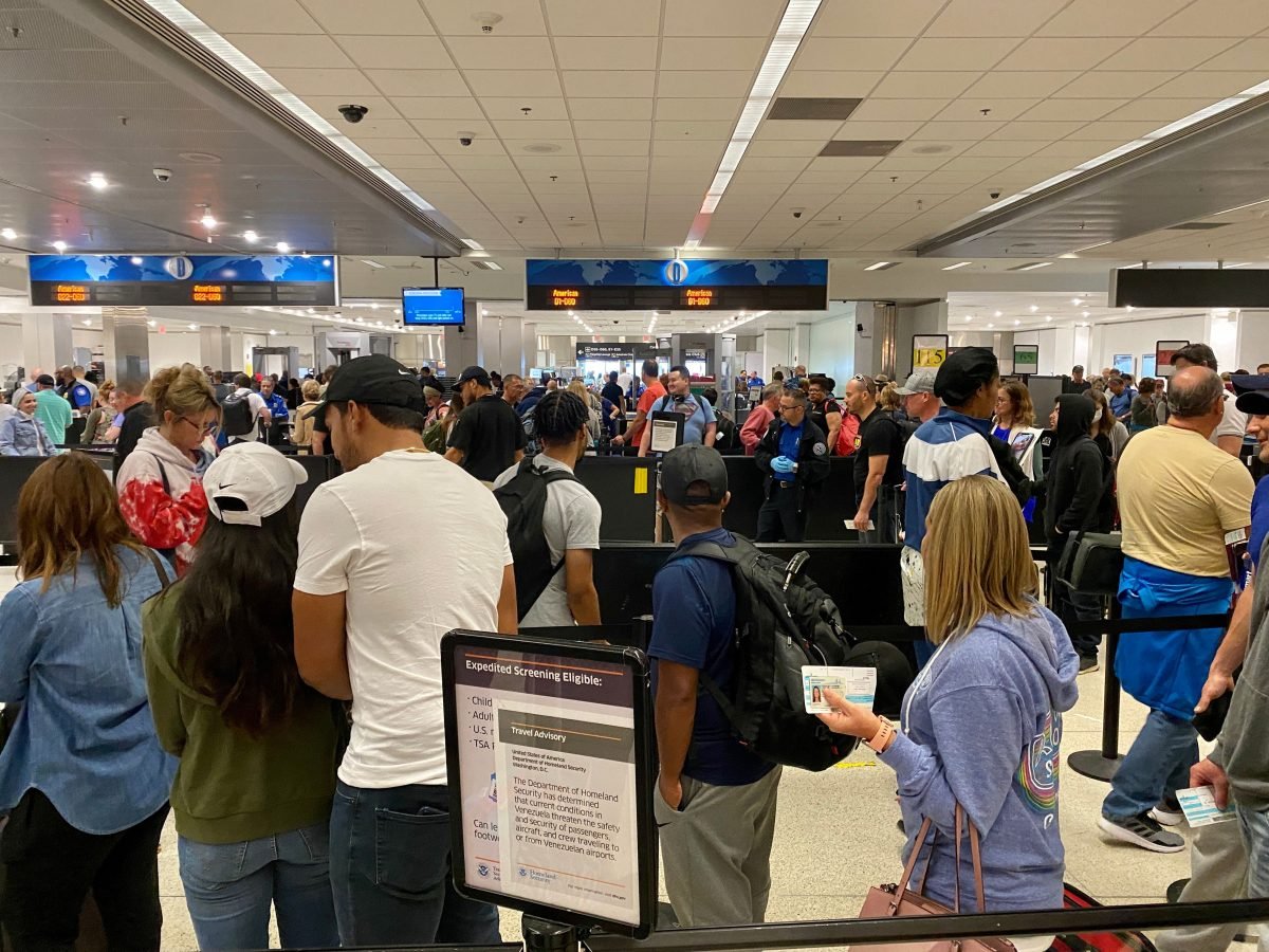 Travelers expected to pack South Florida airports, roadways during July 4th weekend - Vimarsana News