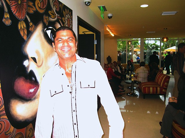 William and Hotel Urbano
