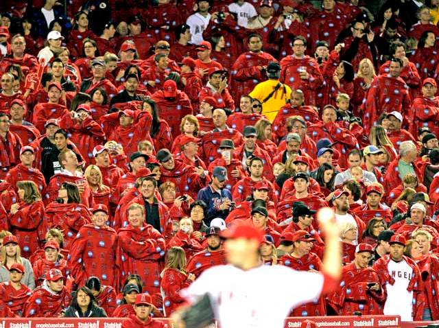 angels_fleece_pitcher_2