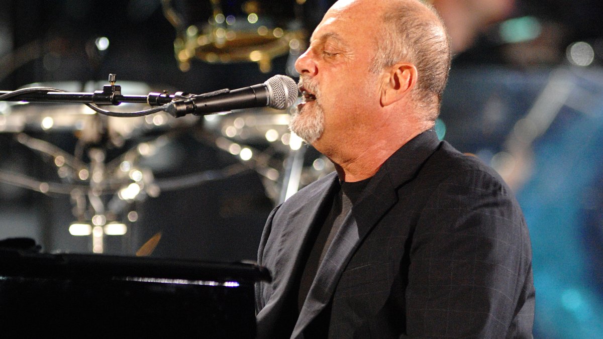 Hear Billy Joel&#039s &#039Switch the Lights Back again On,&#039 his initial song because 2007