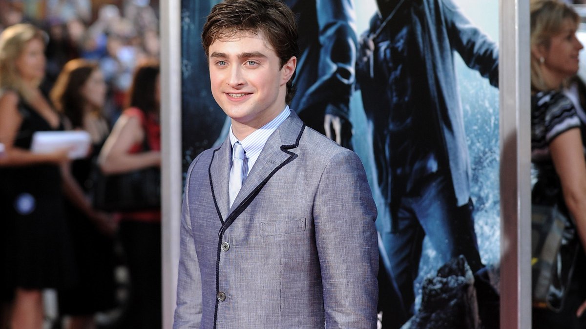Rep: Daniel Radcliffe No Potter Smoker