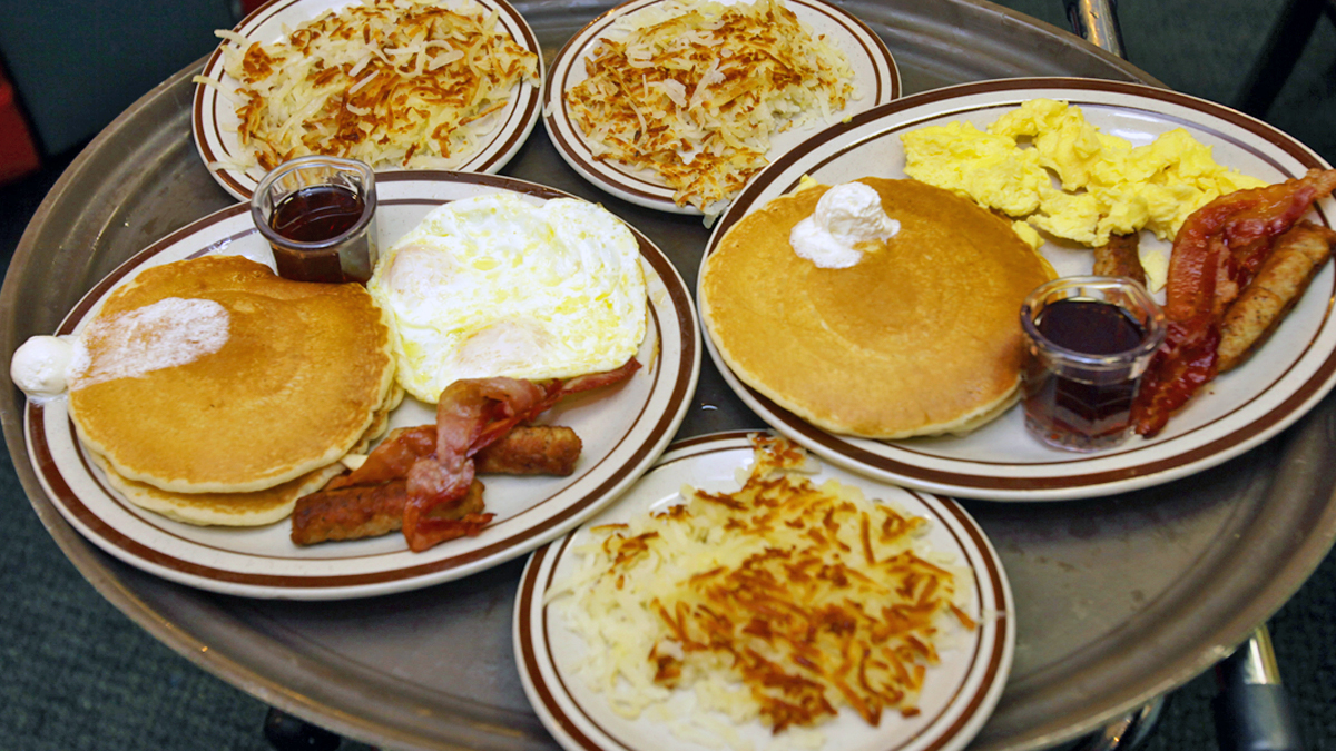 Eggs, Chairs Fly During Massive Brawl at NJ Denny’s – NBC 6 South Florida