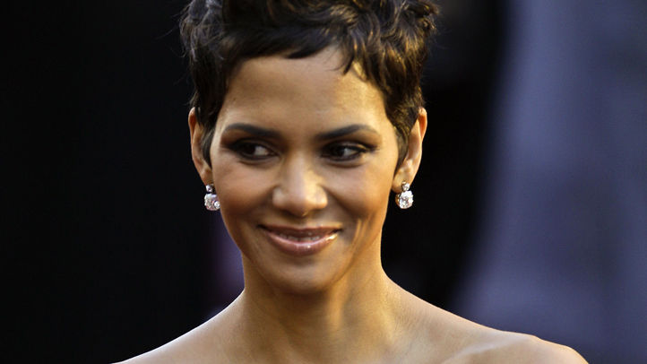 halle-berry-oscars-ap