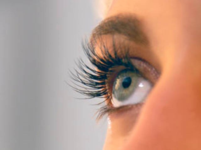 lashes close up LuxLash