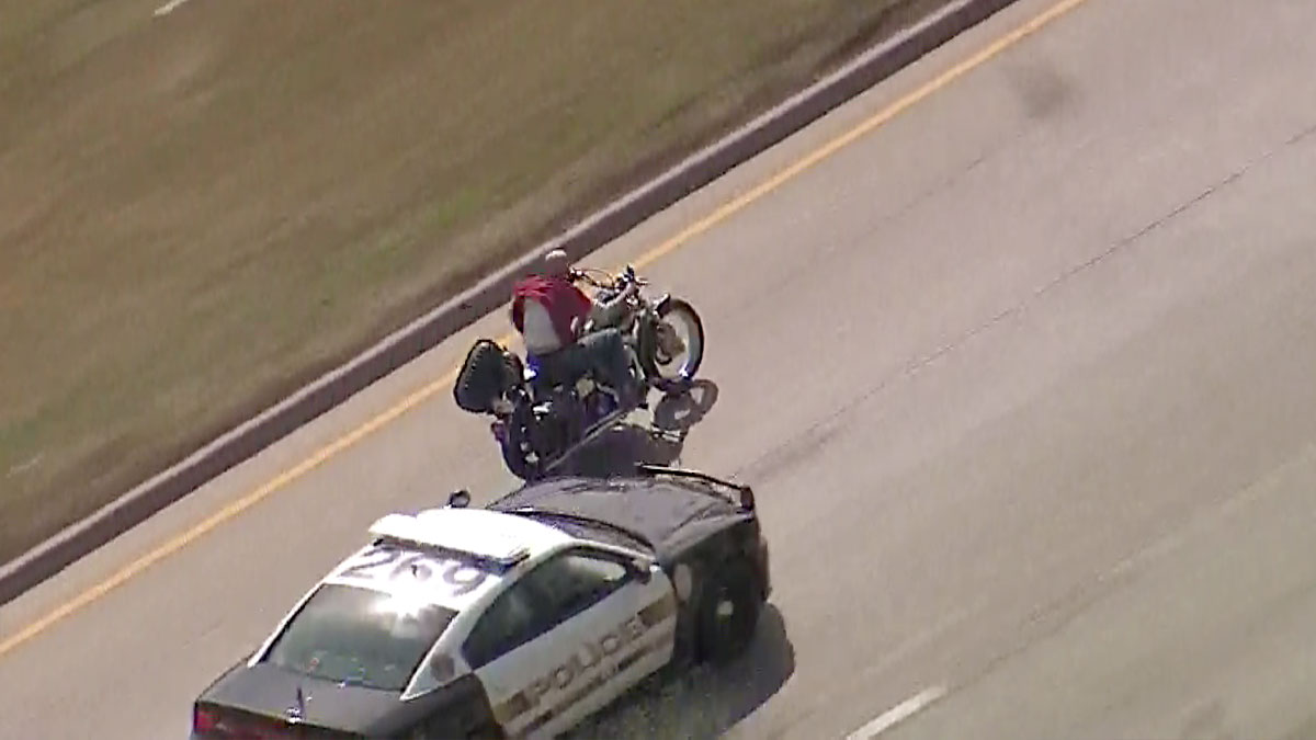 High-Speed Chase With Stolen Motorcycle Ends in Dallas – NBC 6 South Florida