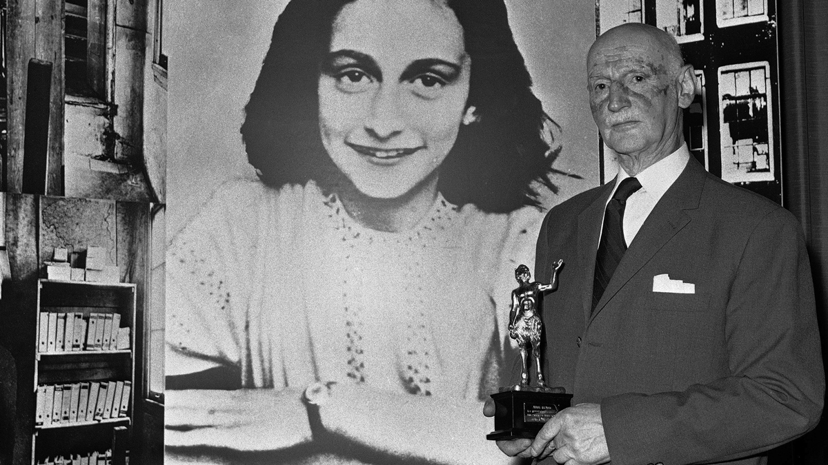 Florida School Removes Illustrated Anne Frank Book From Library – NBC 6  South Florida