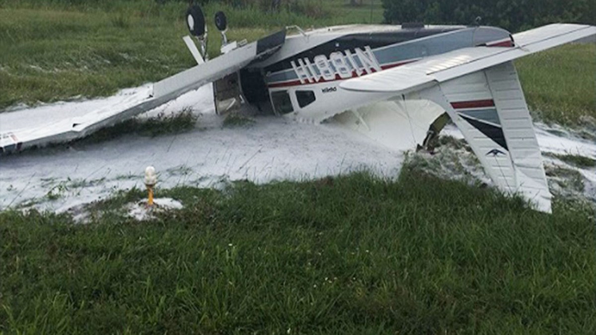 2 Injured When Plane Collides With Helicopter at Clearwater Airpark