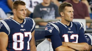 [NBC Sports] Ex-Steelers coach believes Rob Gronkowski's workout with Tom Brady was a sign