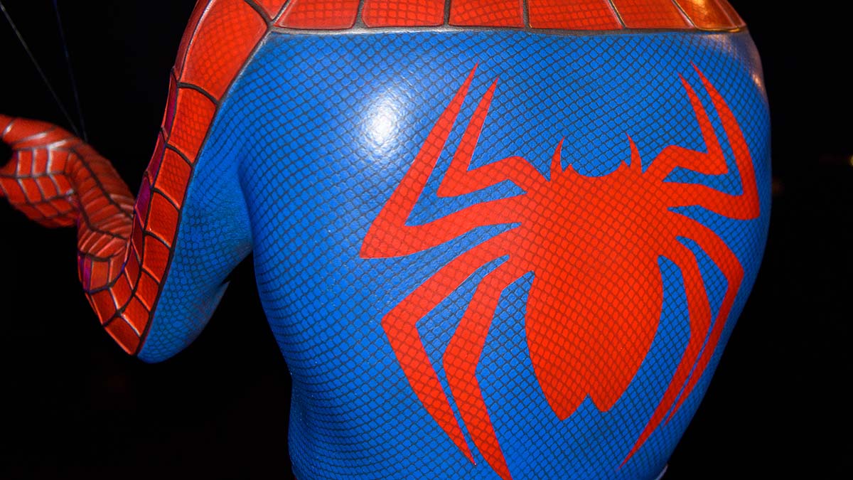 spiderman back spider logo