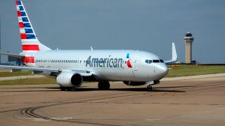 An American Airlines Boeing 737 passenger jet