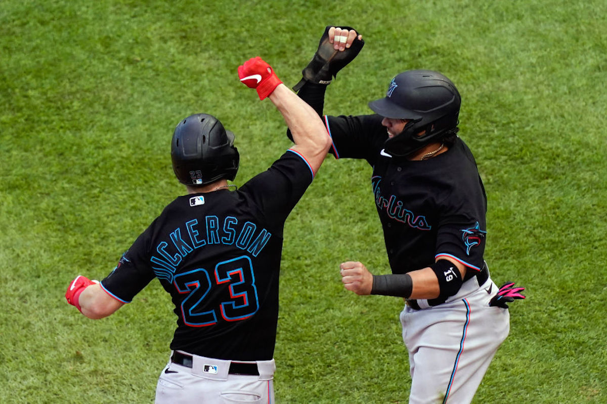 Dickerson homers as Marlins beat Cubs 5-1 in playoff opener