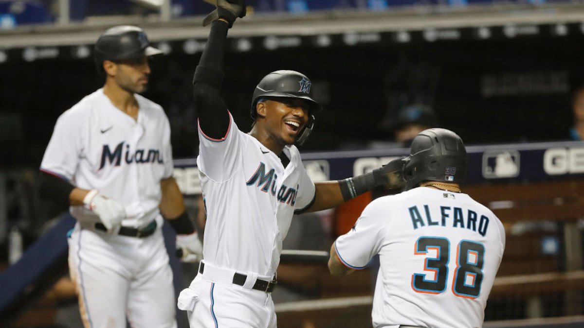 Alfaro 2 HRs; Marlins beat Red Sox 8-4, inch closer in NL East