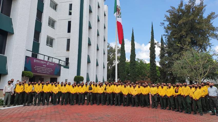 Mexico's Environment Department said five teams of 20 trained, equipped firefighters from Mexico’s national forestry commission will work with the U.S. Forest Service to help battle wildfires in California.
