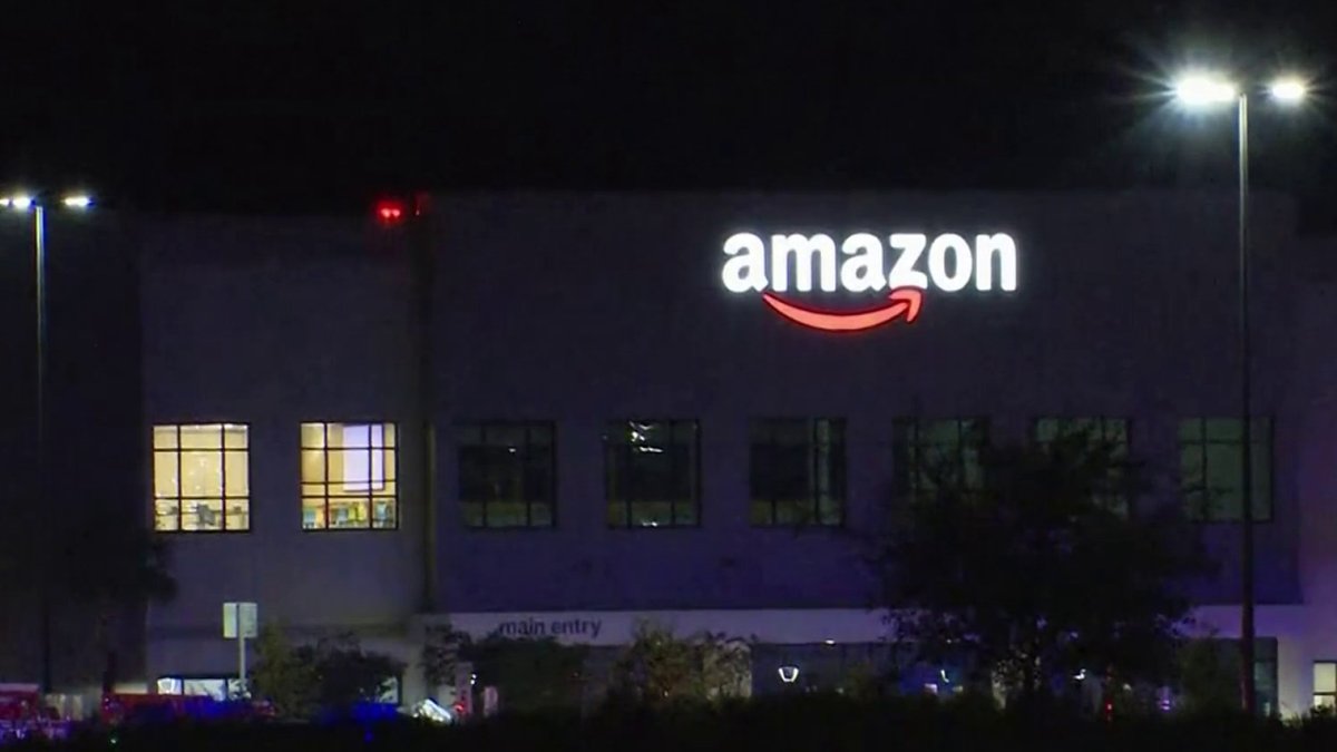 Suspect in Fatal Shooting at Florida Amazon Center Arrested: Police ...