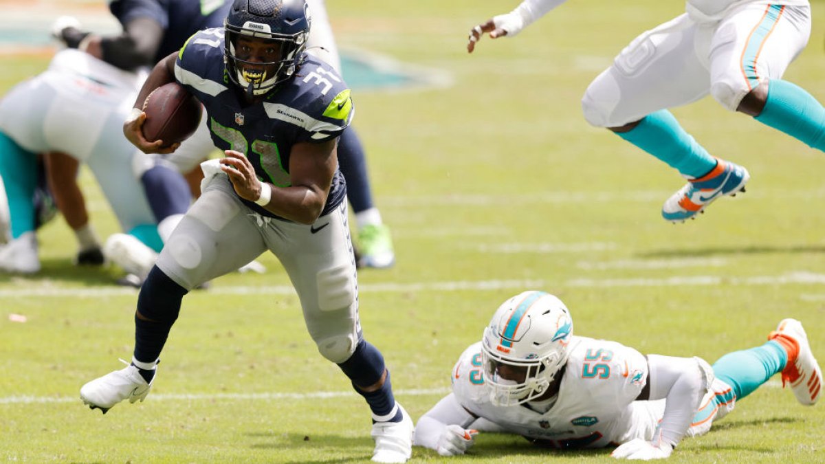 Russell Wilson leads Seattle Seahawks to win over Miami Dolphins