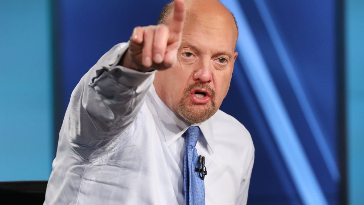 Investing Club: What Jim Cramer Is Watching Monday — Rate Hikes, Old Tech and Take-Two - Vimarsana News