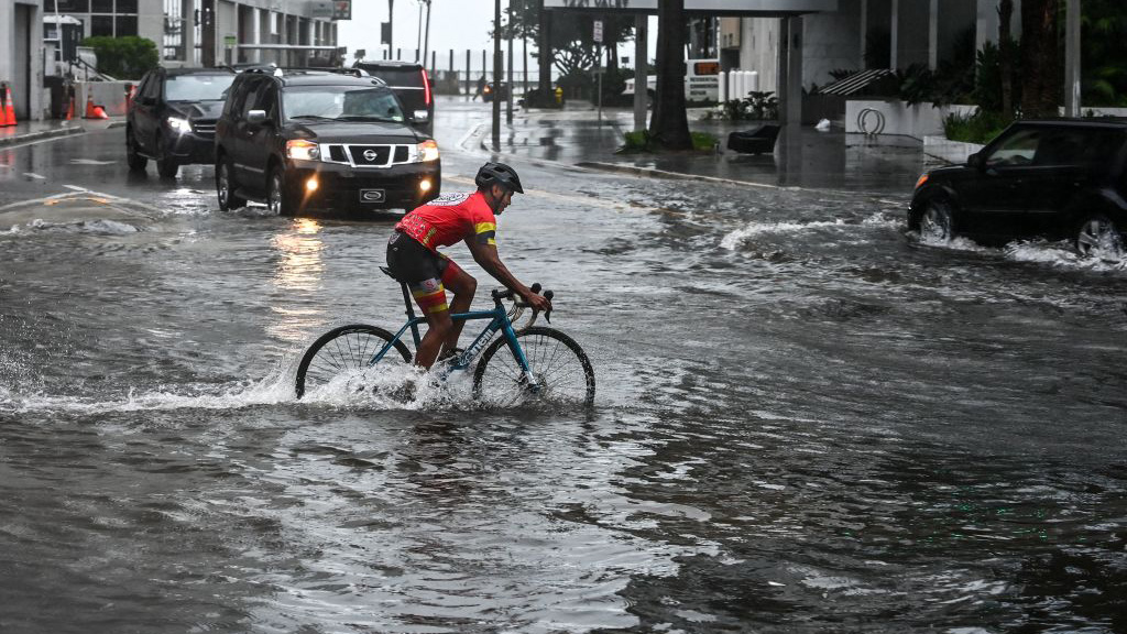 Flooding From Tropical Storm Eta Overwhelms Brickell Water Pumps – NBC ...