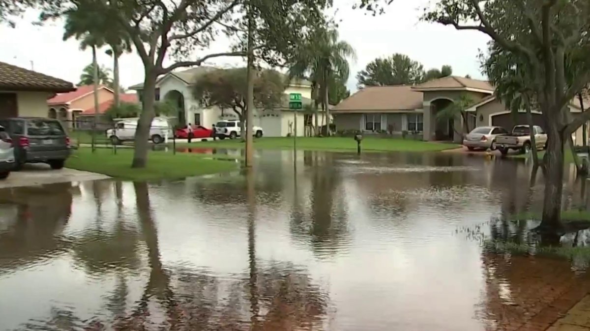 As Rain Continues, Residents in South Florida Still Deal With Flooding