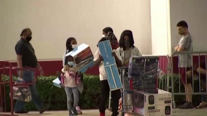 Like A Ghost Town Smaller Crowds Strict Protocols On Black Friday In South Florida Nbc 6 South Florida