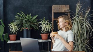 10 Gift Ideas for the Person Who’s Getting Sick of Working From Home, From a Remote Work Expert