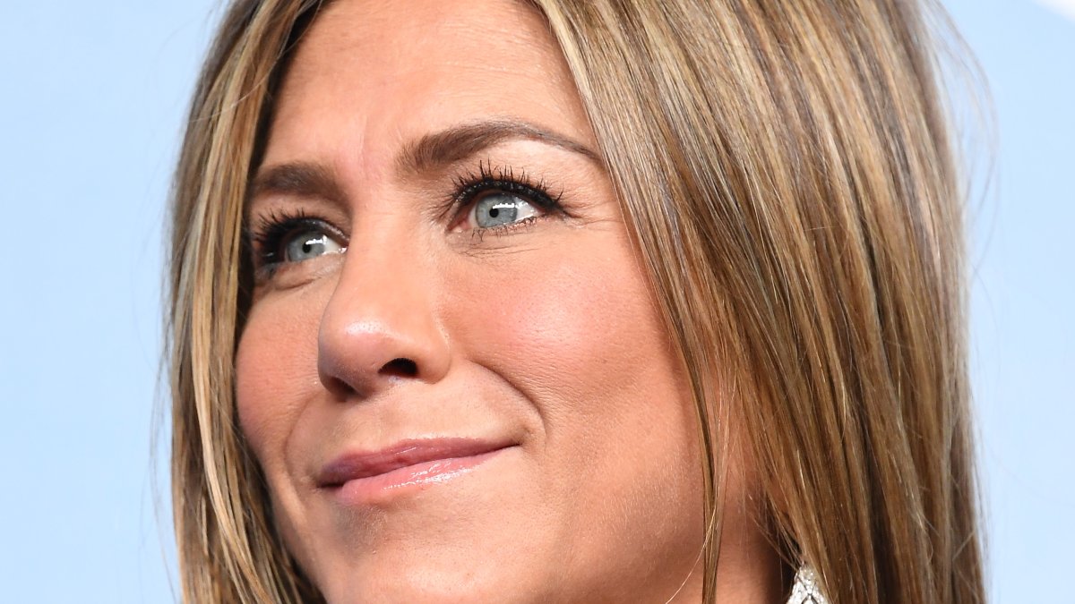 Jennifer Aniston Says She Suffers From Insomnia and Used to Sleepwalk