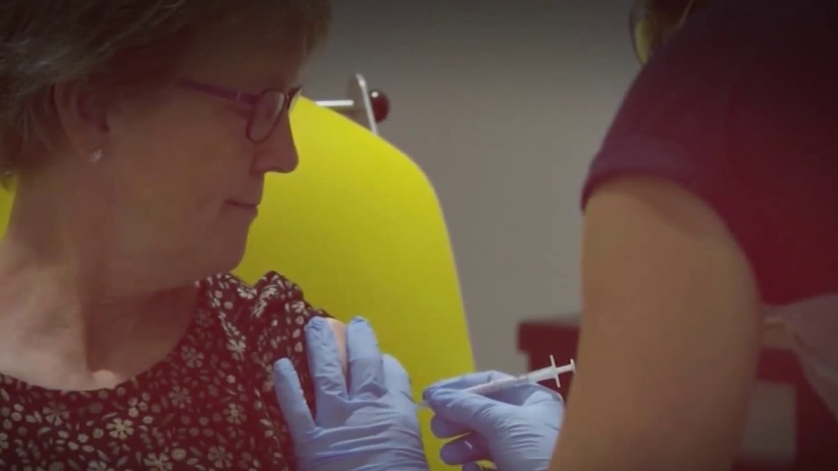 Broward Recruits Retired Docs and Nurses to Help Administer COVID-19 Vaccines - Vimarsana News