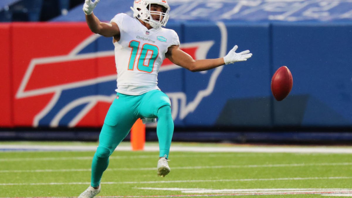 Dolphins still sputtering on offense, costing them again