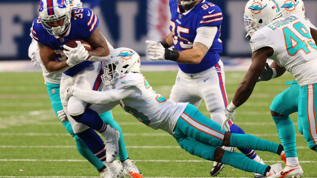 Dolphins trail Bills 28-6 at halftime in huge game with playoff  implications