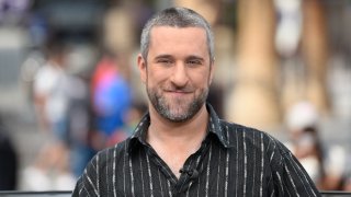 Dustin Diamond visits "Extra" at Universal Studios Hollywood