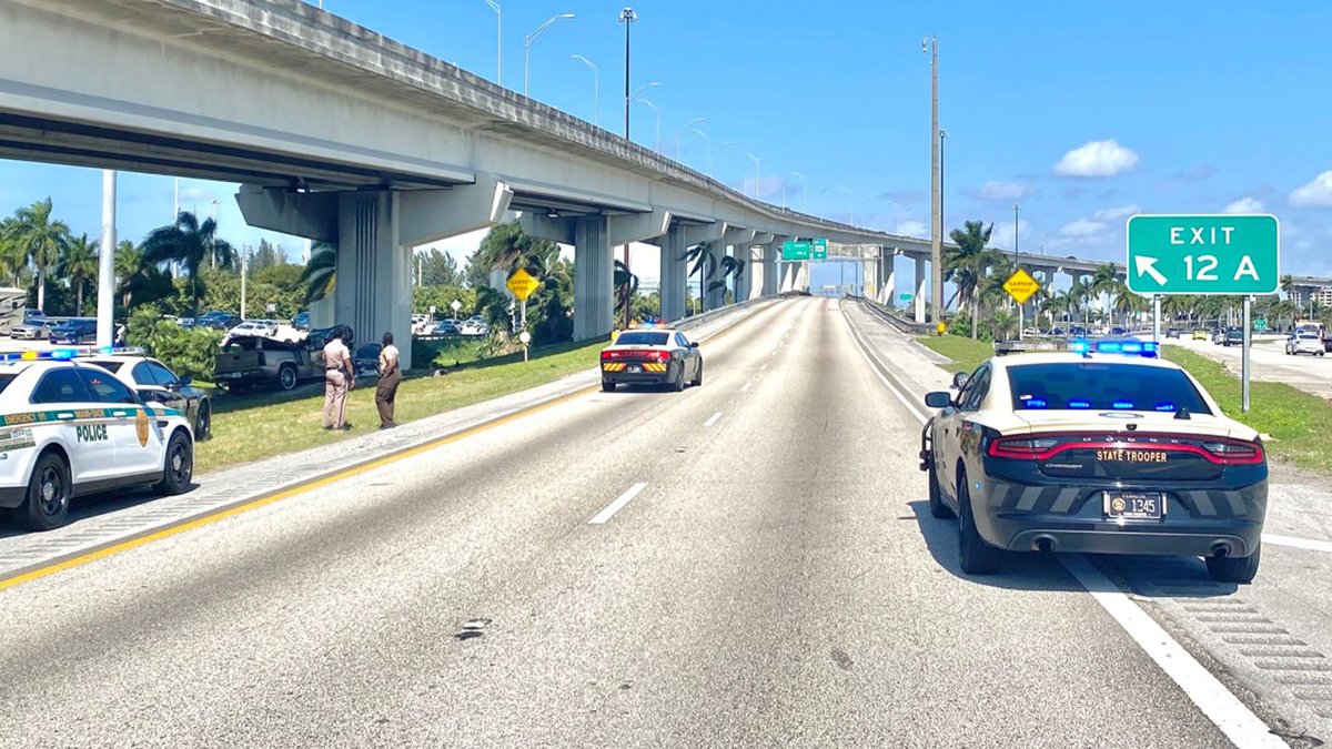 Driver Dies After Truck Hits Concrete Poll On I 95 In Miami Dade Fhp