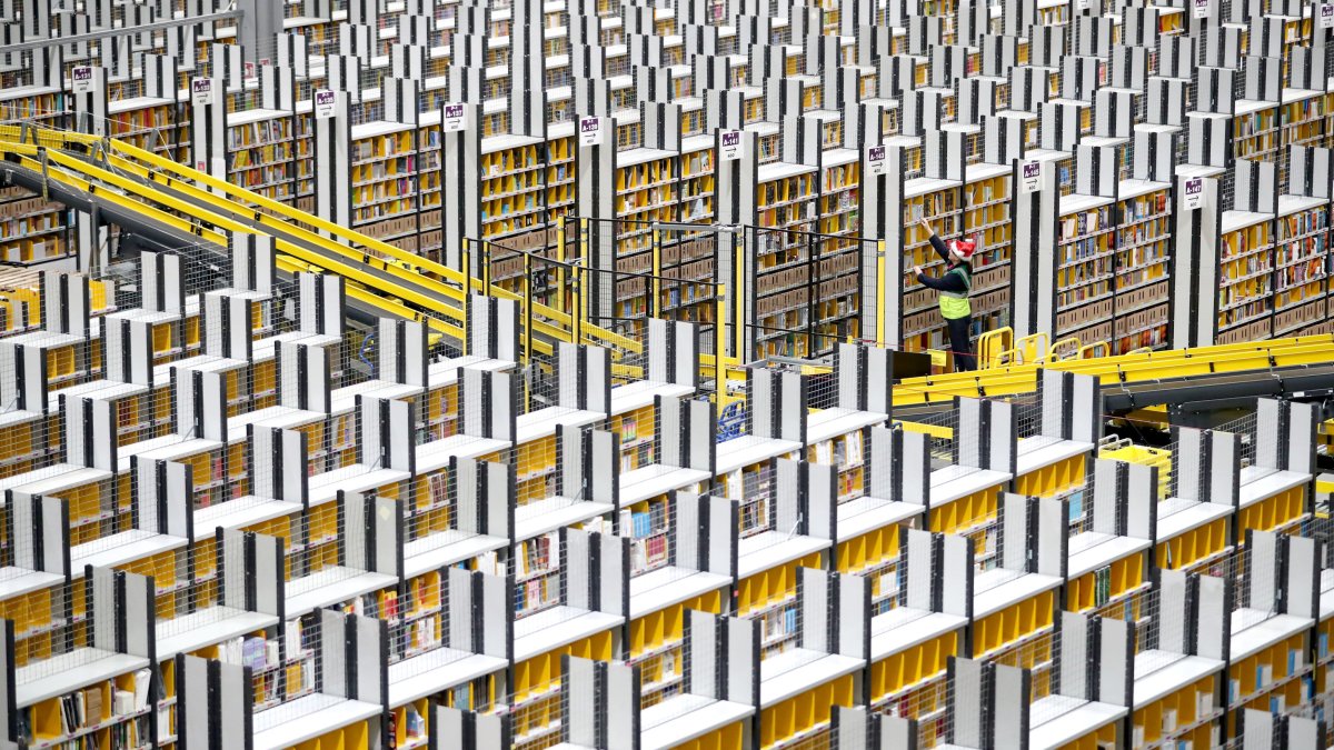 How Warehouses Are Taking Over the U.S. - Vimarsana News