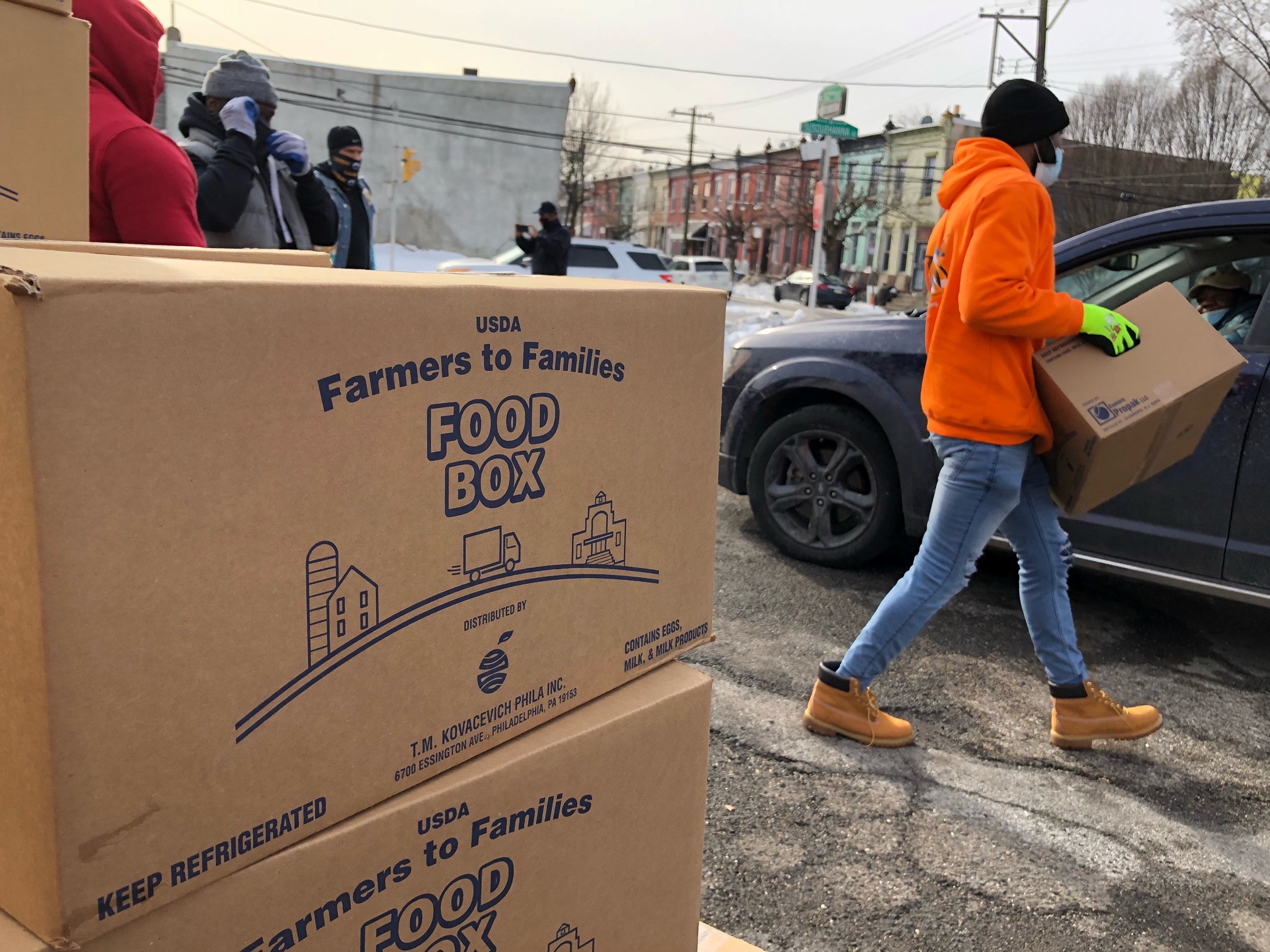 A food giveaway in Philadelphia's Strawberry Mansion neighborhood. (Photo: Dave Palmer / NBC10)