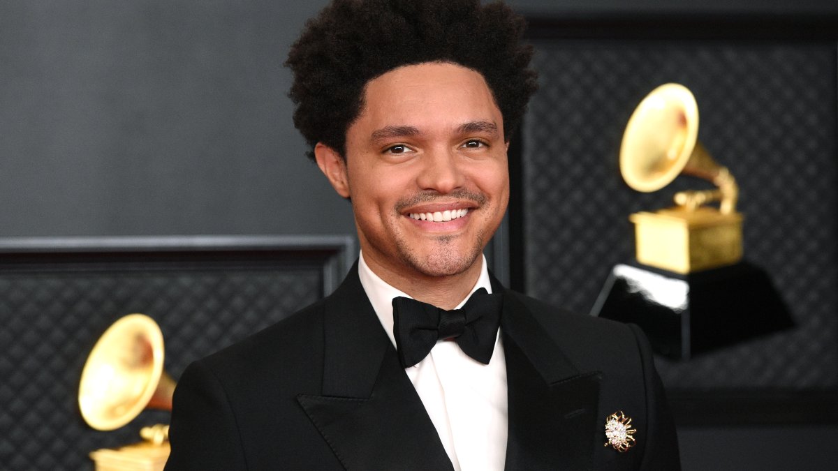 Trevor Noah to Host 2023 Grammy Awards for the 3rd 12 months in a Row